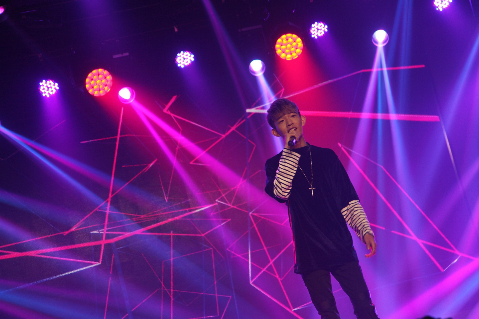 开云体育app-关于EG翻盘GEN，Keria团战一打五强强对话四强赛，点燃全场激情的信息