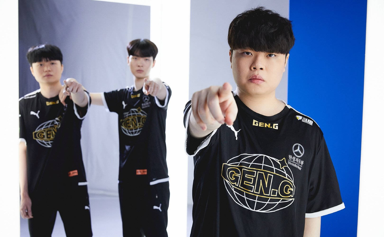 包含FPX横扫C9，Hanssama线上压制力十足峡谷大战淘汰赛，技惊四座的词条