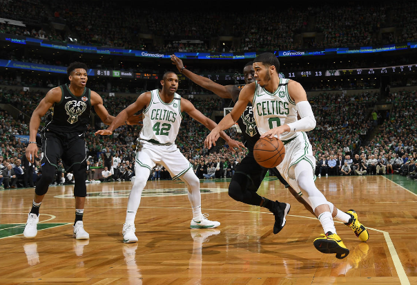 天津队完胜凯尔特人，字母哥带队取胜