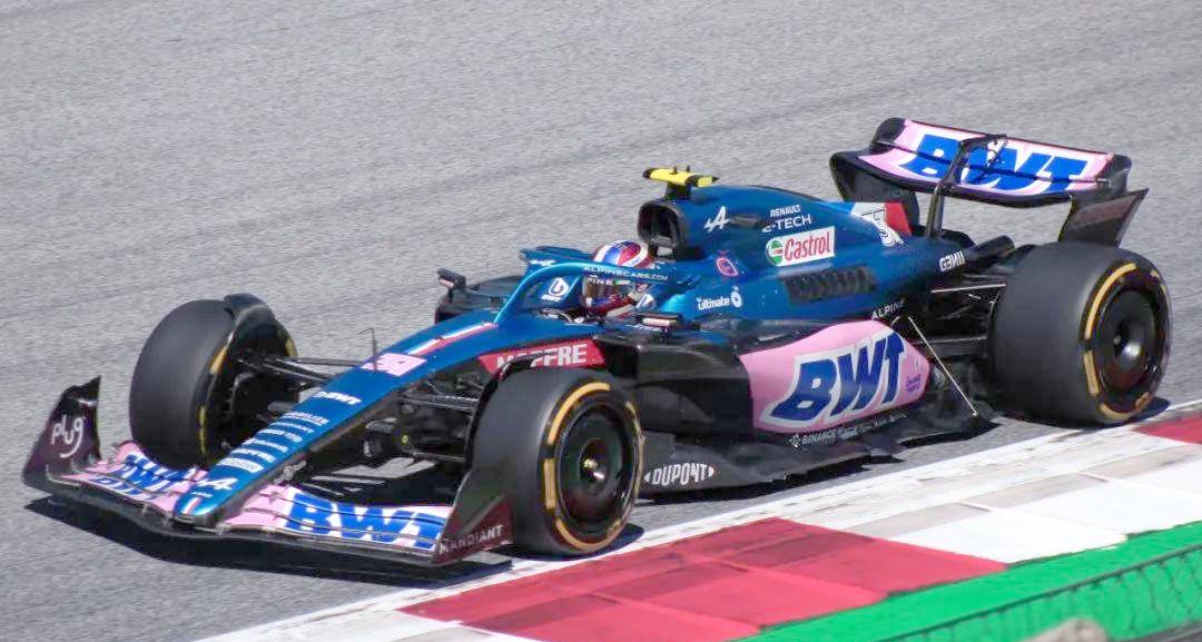 包含法拉利轻取雷诺车队，阿隆索状态火热的词条