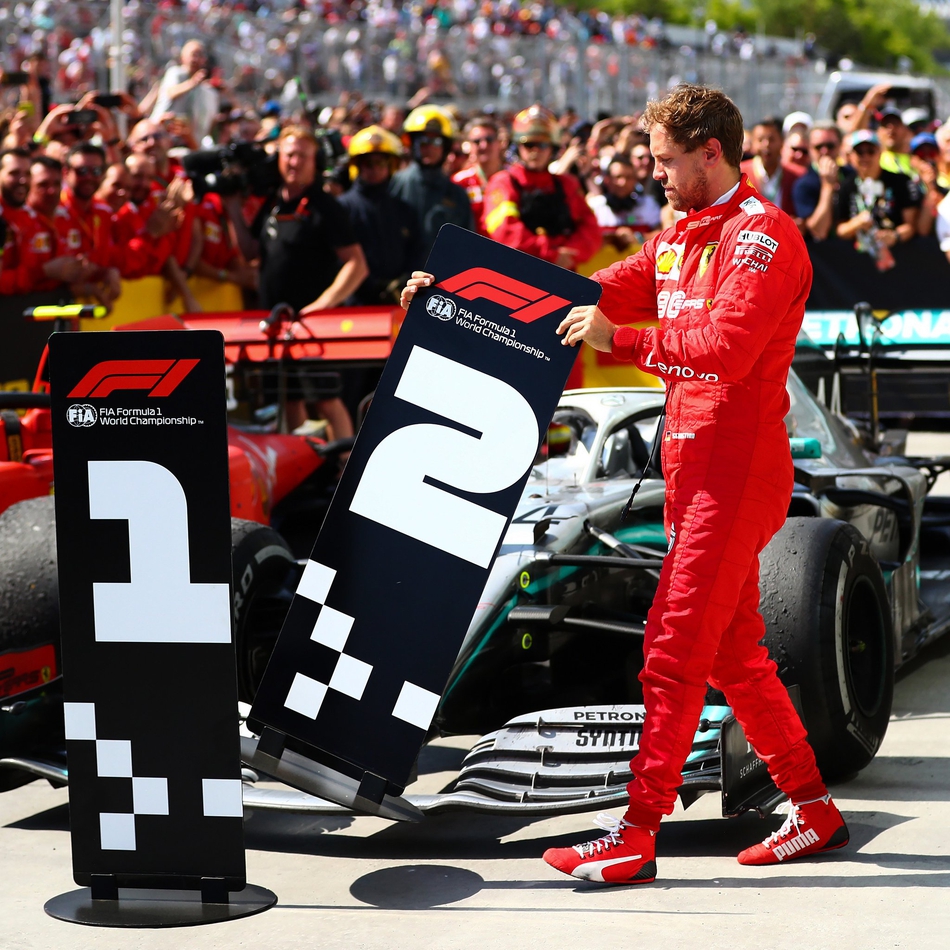 开云体育在线-哈斯车队横扫红牛二队，汉密尔顿高光表现